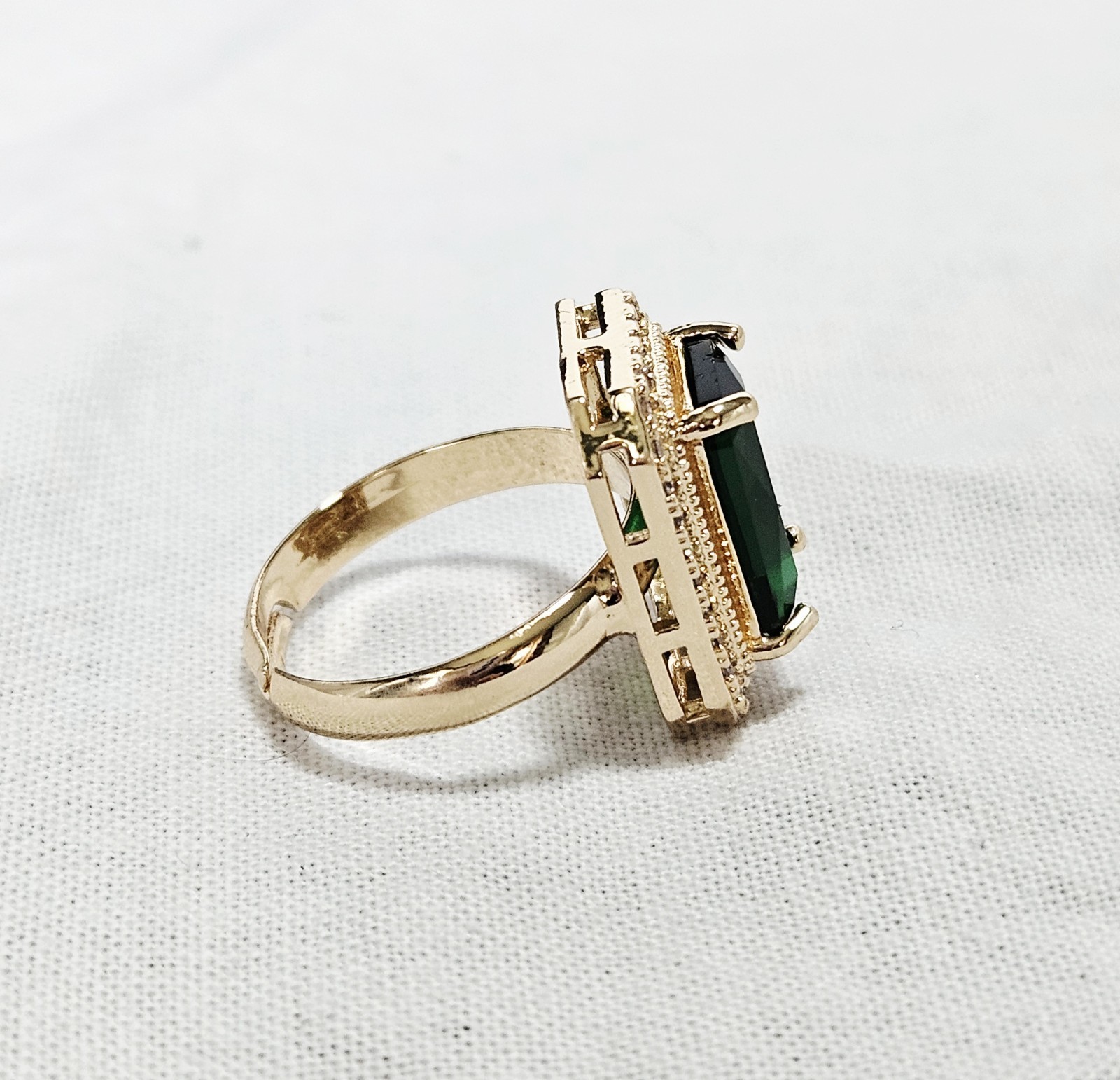 Gold Tone Emerald Cut Ring Green & White Crystal Size 6 Adjustable J15-3620
