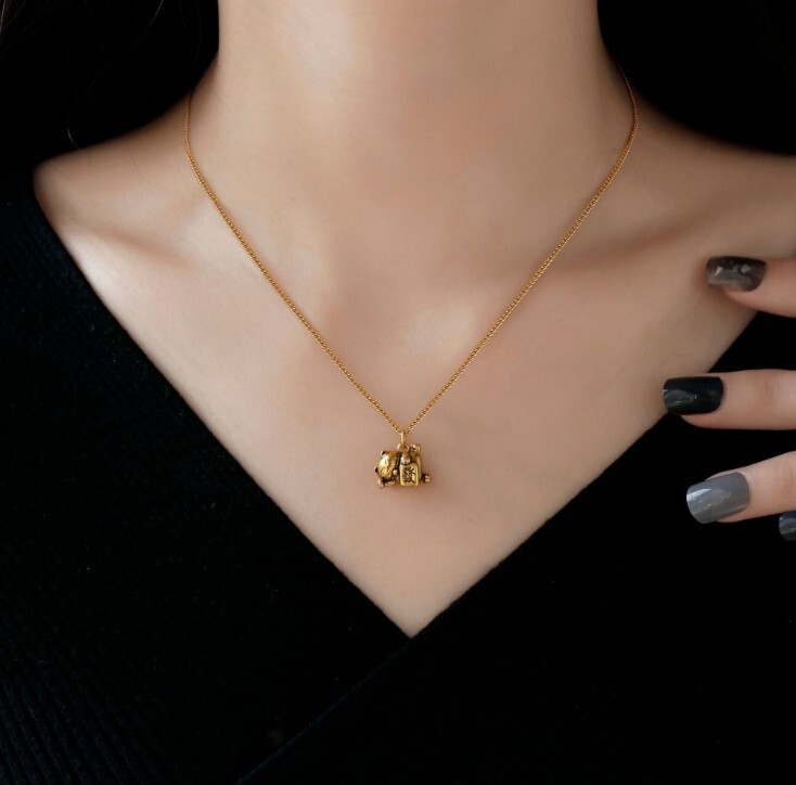 Titanium Gold Wealth Lucky Fortune Cat Pendant Chain Necklace