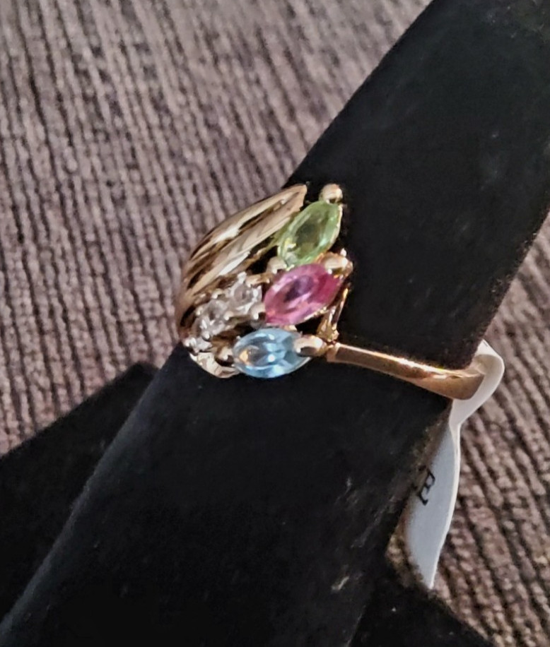 Park Lane SPECIAL AWARD RING – PASTEL CZ’s in 18K Gold- Size 7 – BEAUTIFUL