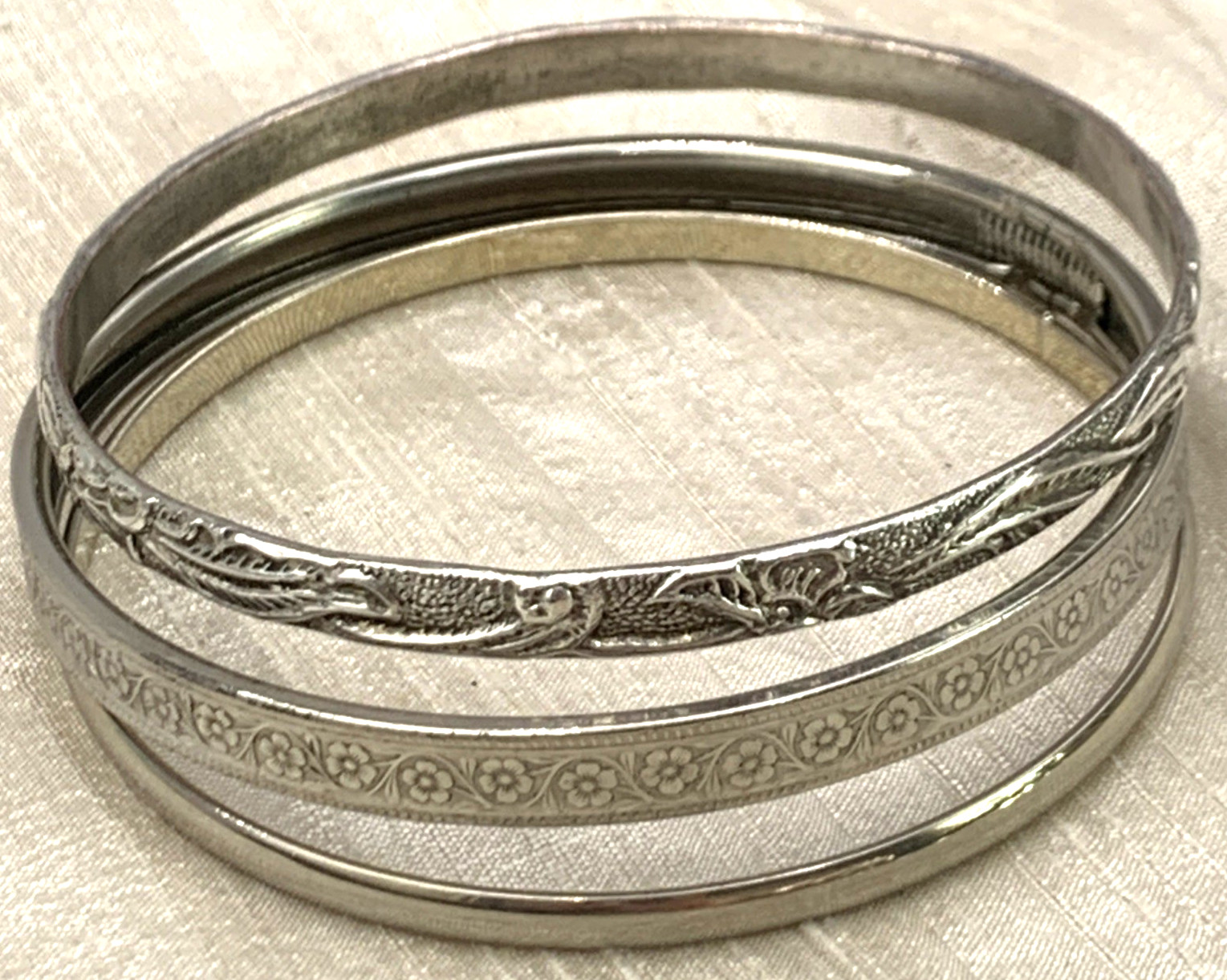 3 Silver Tone Bangle Bracelets Costume Jewelry Fashion Leaf Floral Plain 8-1/4″C