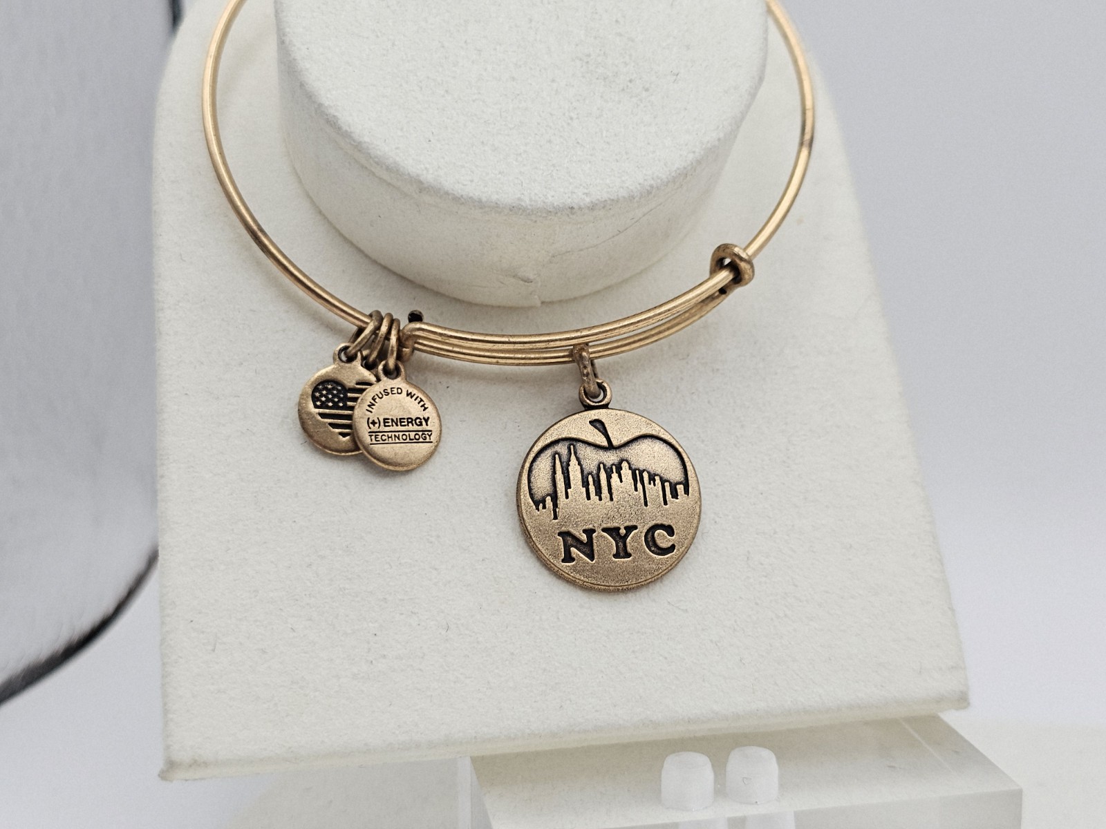 ALEX and ANI ” New York City ” Rafaelian Gold Bangle Bracelet ✨️