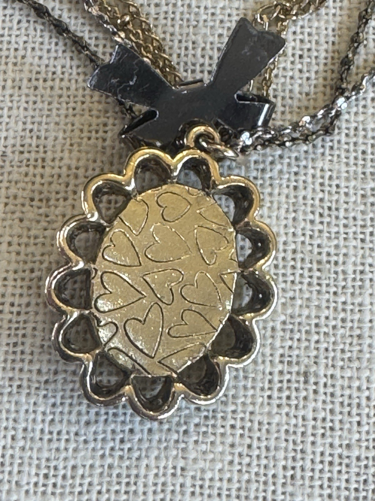 RARE BETSEY JOHNSON BOW CAMEO HEART DROP CHAIN NECKLACE #11