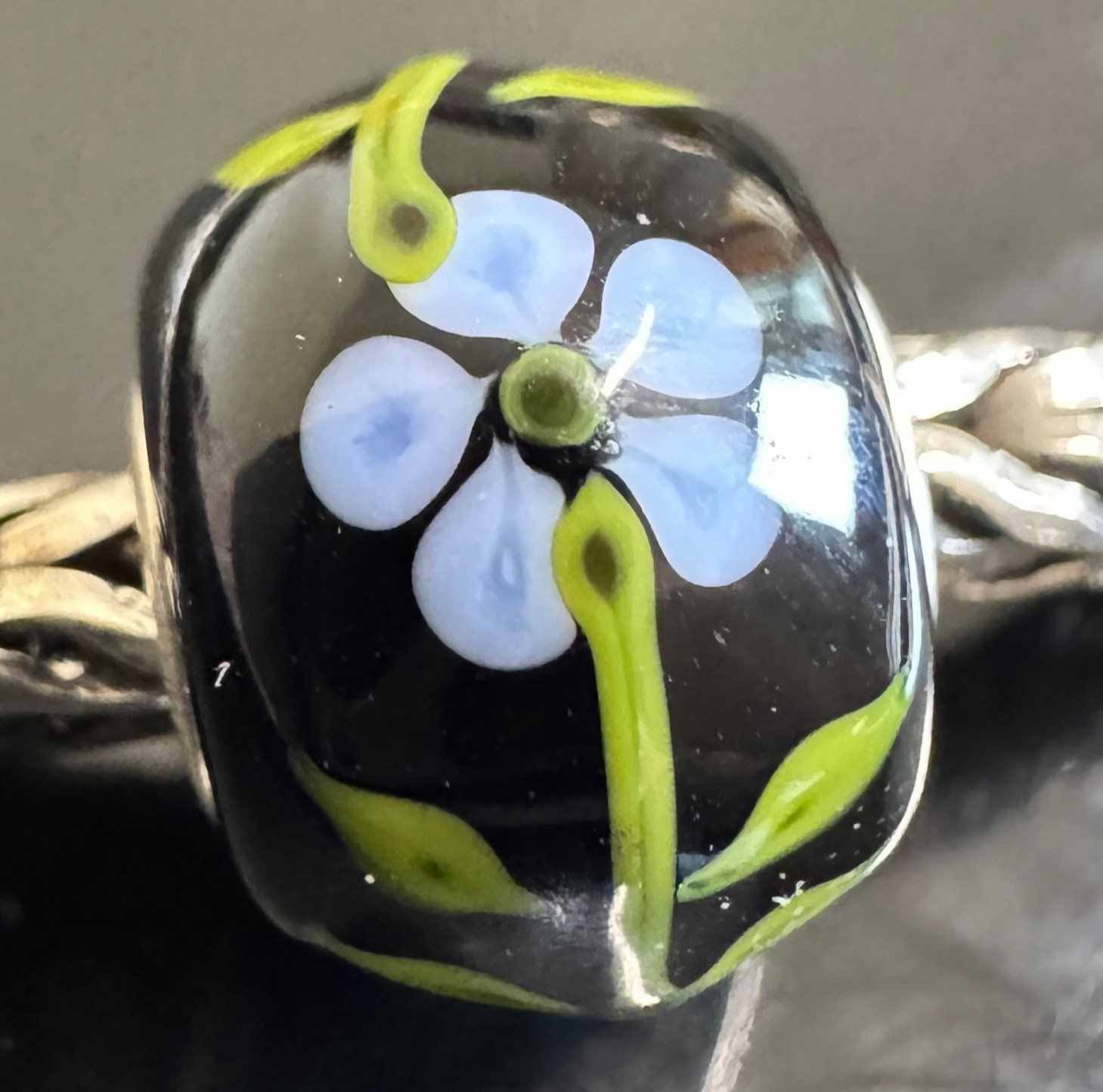 Trollbeads Sterling silver Black Base with Periwinkle blue flower