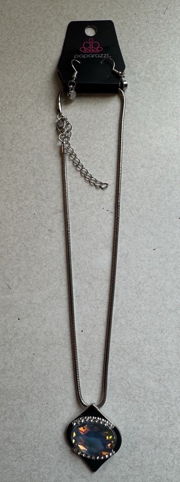 Paparazzi Rolly Polly Chain With Iridescent Charm Necklace