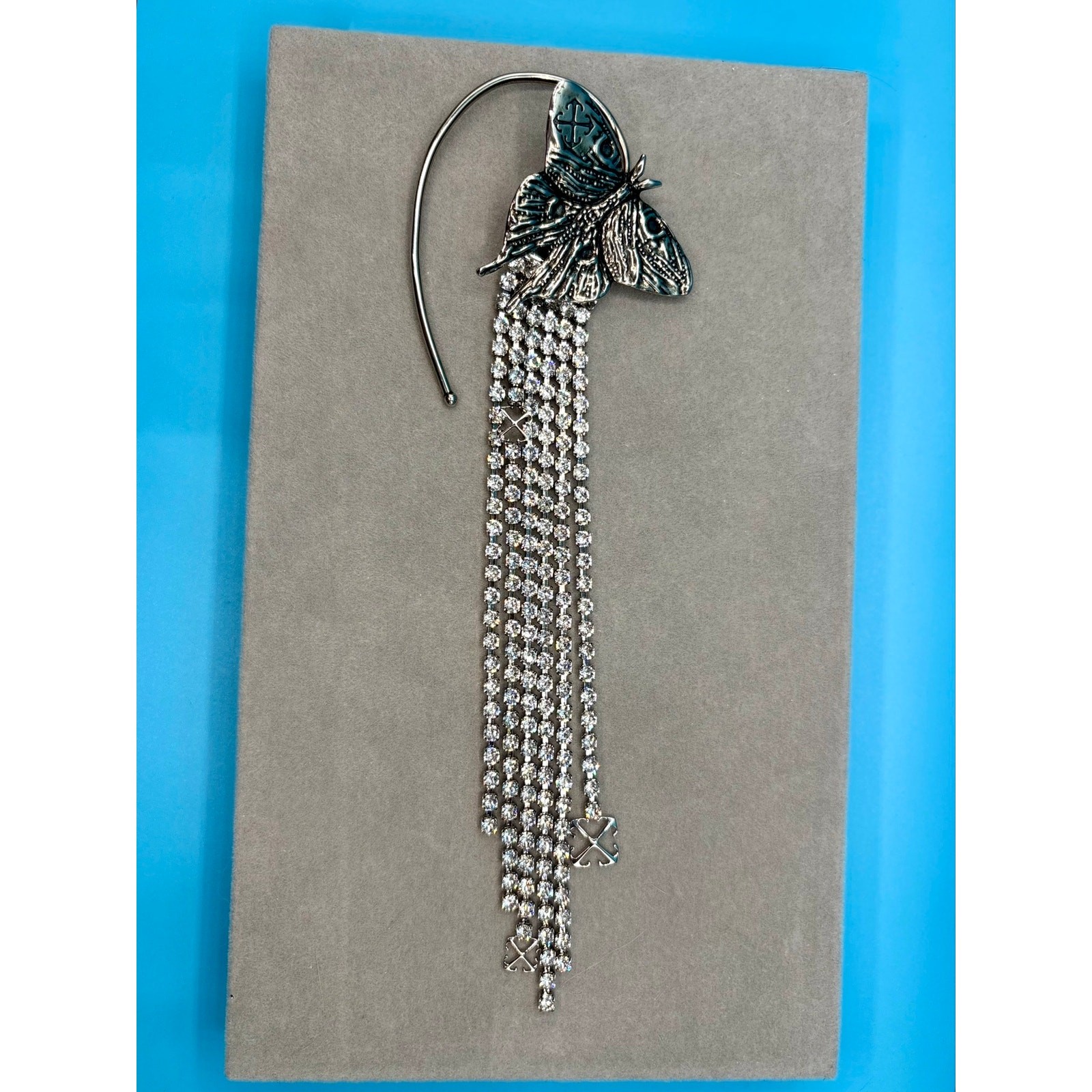 NIB – Off-White Silver Butterfly Bling Dangle Ear Cuff