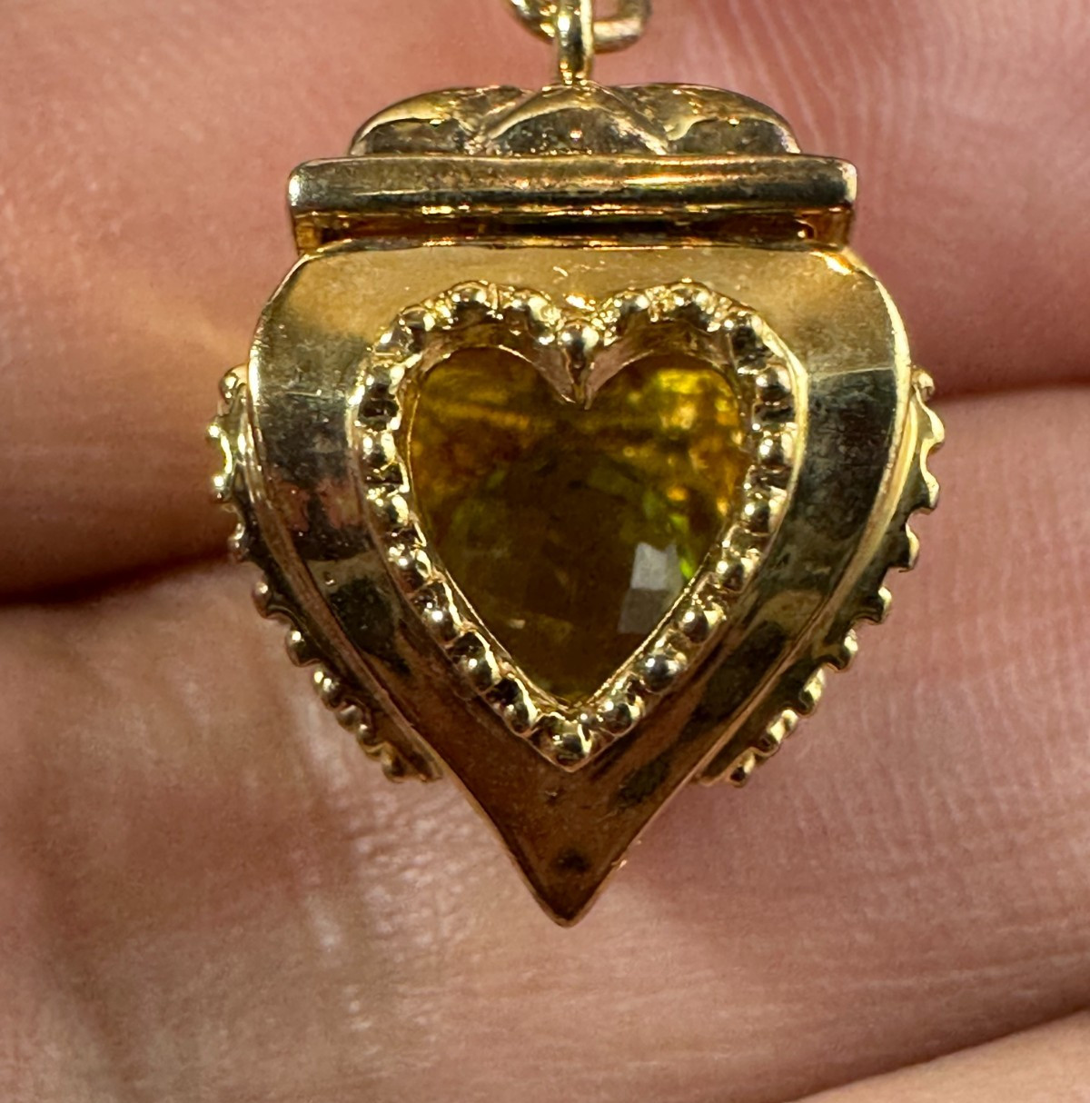 925 China Goldtone Chain with heart Charm Adjustable Bracelet. 7.77g. L- 7.5″