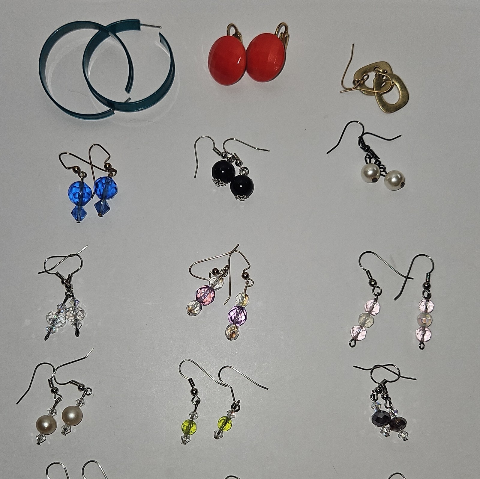 Mixed Lot Women’s Earrings Multicolor Metal, Plastic,Glass and Crystal