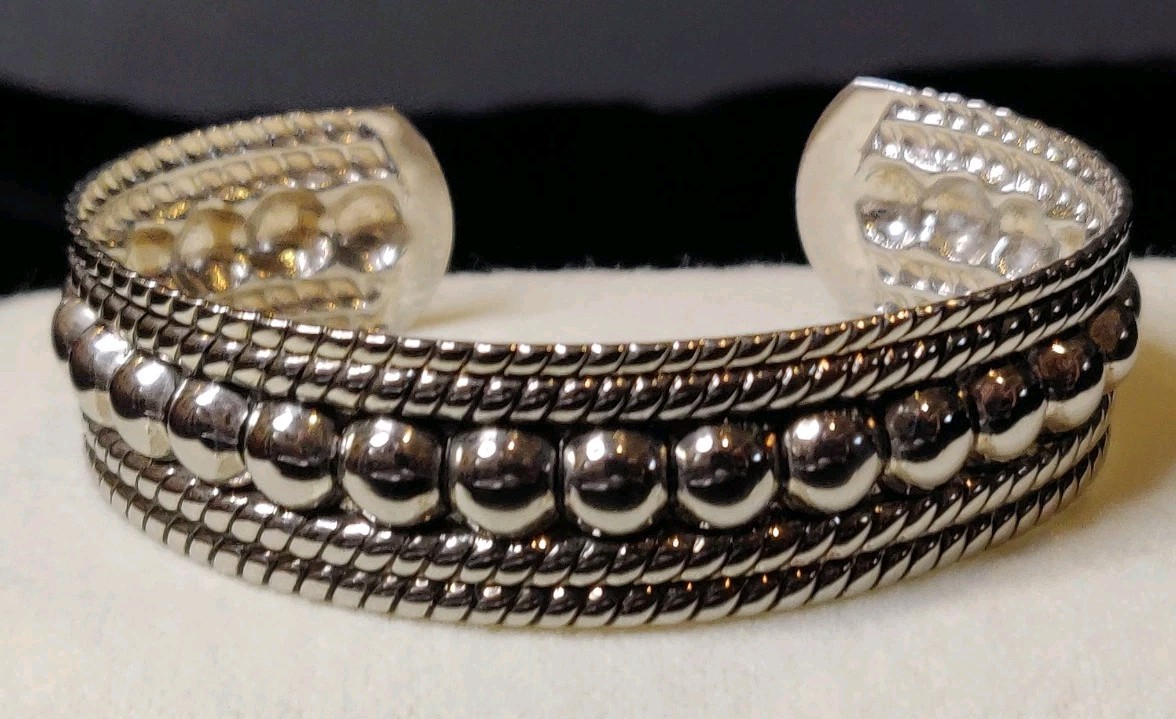 Beautiful Cuff Bracelet Silver Tone Textured 5/8″ Wide x 2.5″ Across Stud BOHO
