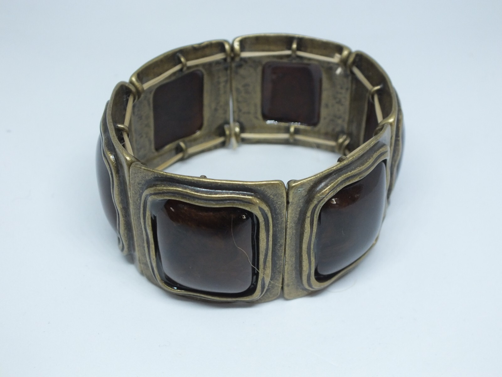 Beautiful Stretch Bracelet Brass Tone Brown Cabochon 1 1/4″ W x 2″ Across Unstr