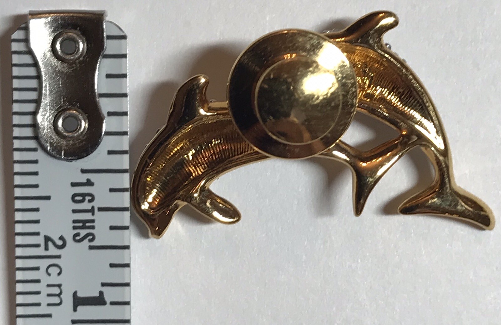SWAROVSKI CRYSTAL”TWO JUMPING/PLAY DOLPHINS” GOLDTONE PIN BROOCH-1 1/4”X 3/4”