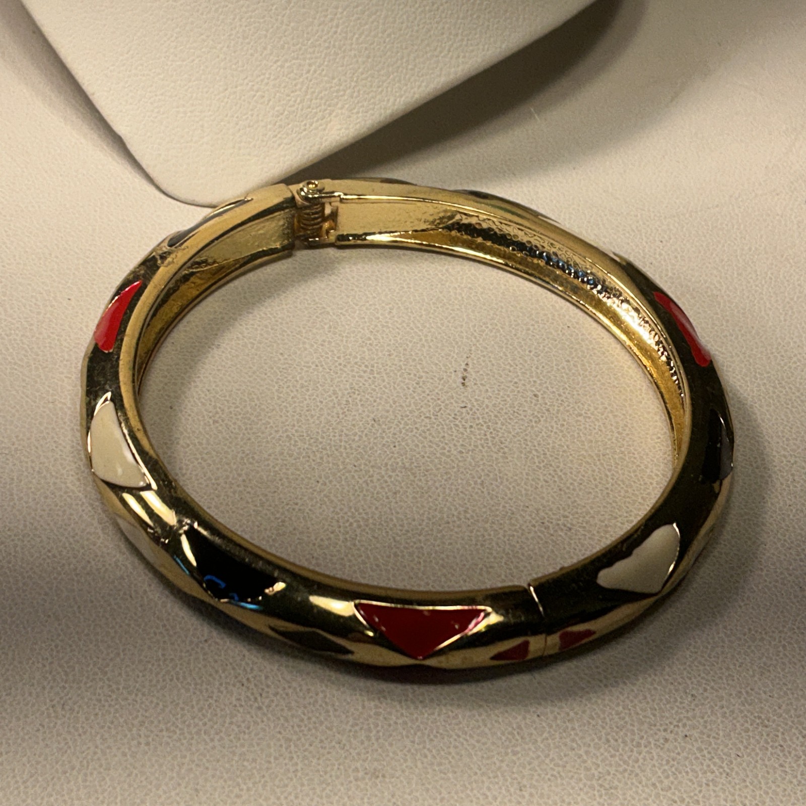 Fashion Bracelet Black Red White Enamel Cast Gold Tone Clamper Bangle Lot 82B
