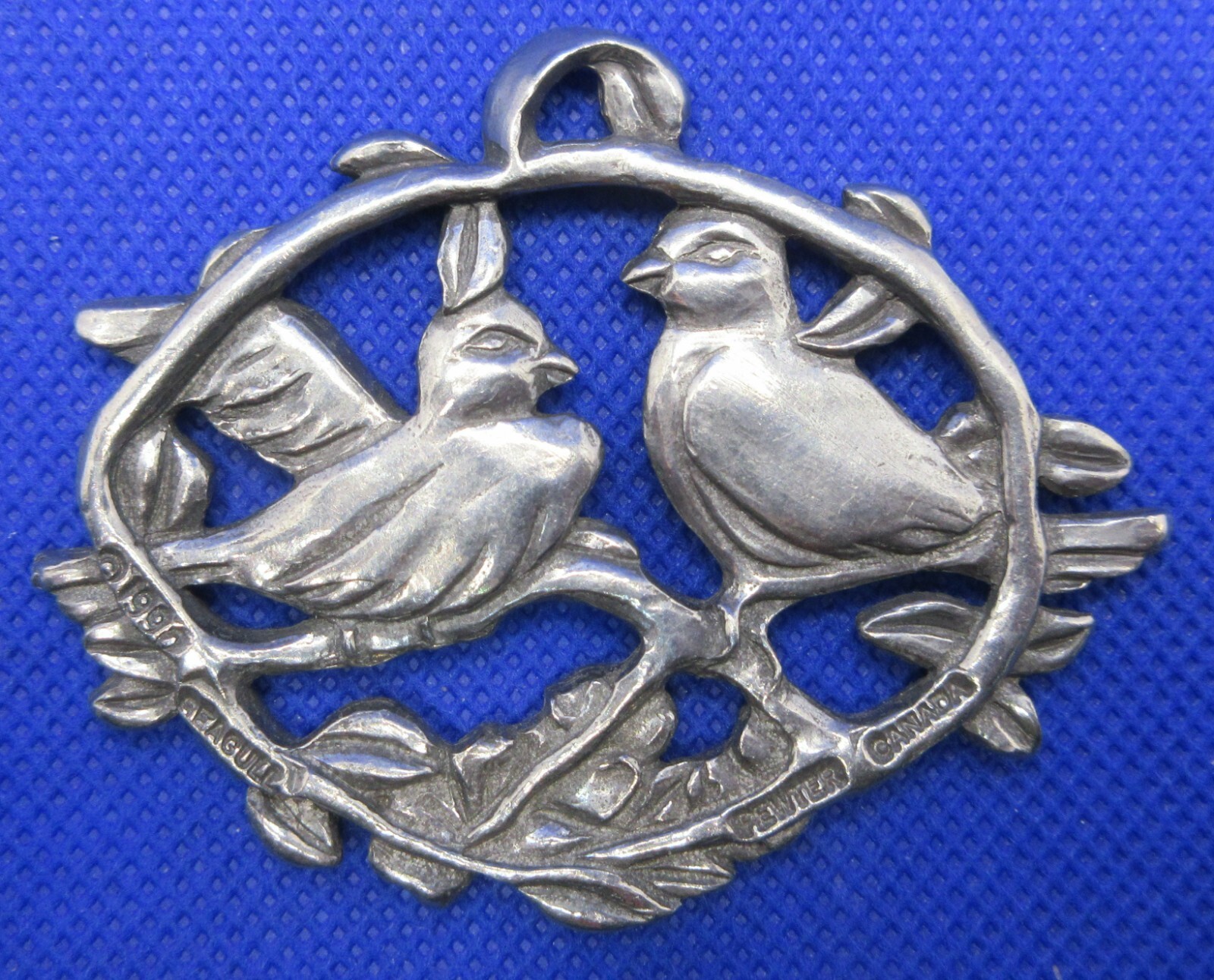 Seagull Pewter Canada Signed Pendant Carved 2 Birds & Flowers Vintage 1990 NICE