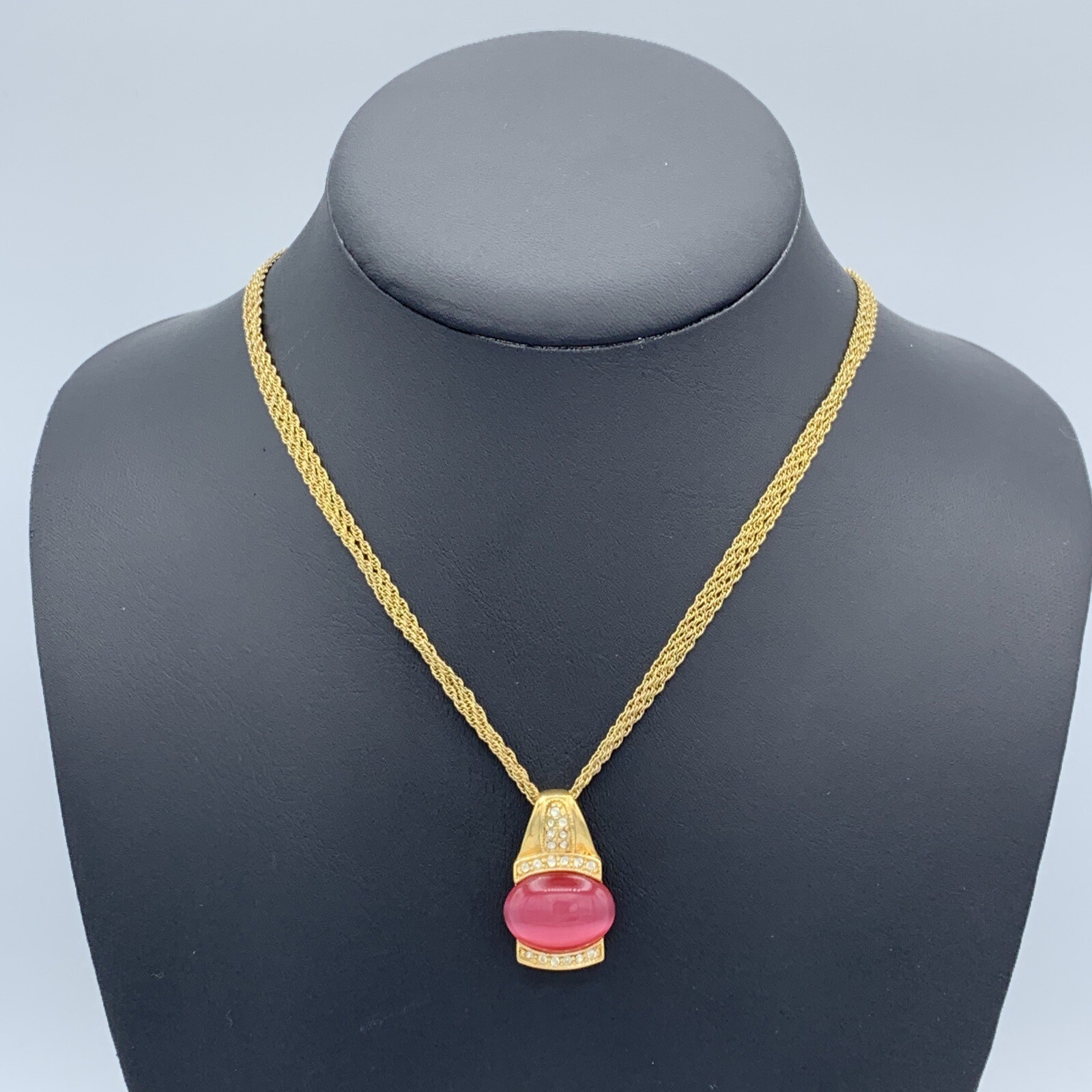 Roman Gold Tone Chain Necklace With A Pink Pendant 3-112