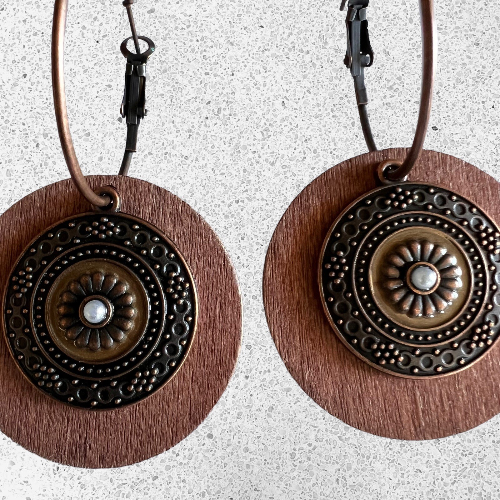 Round Wood Bronze Alloy Double Pendant Set With Pearl Embellished Earrings New
