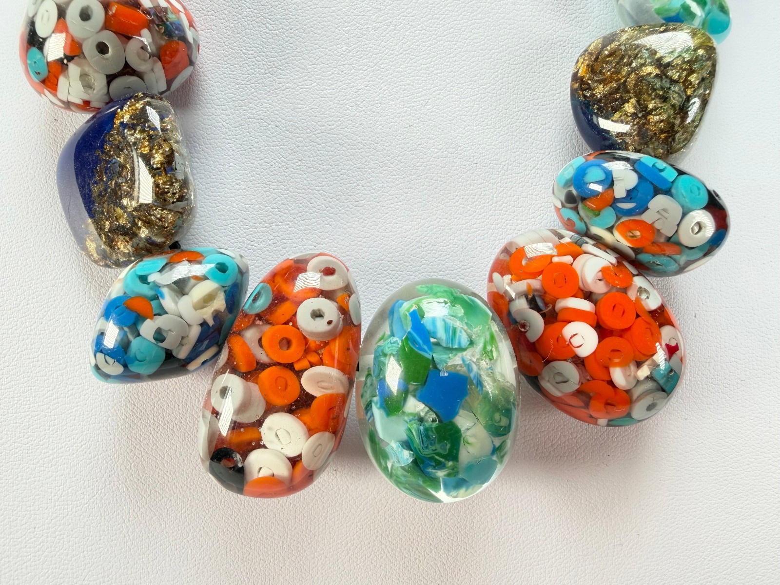 Sobral – Multi-Colour “Pebbles” Studio Creation Resin Necklace ( 000000 )
