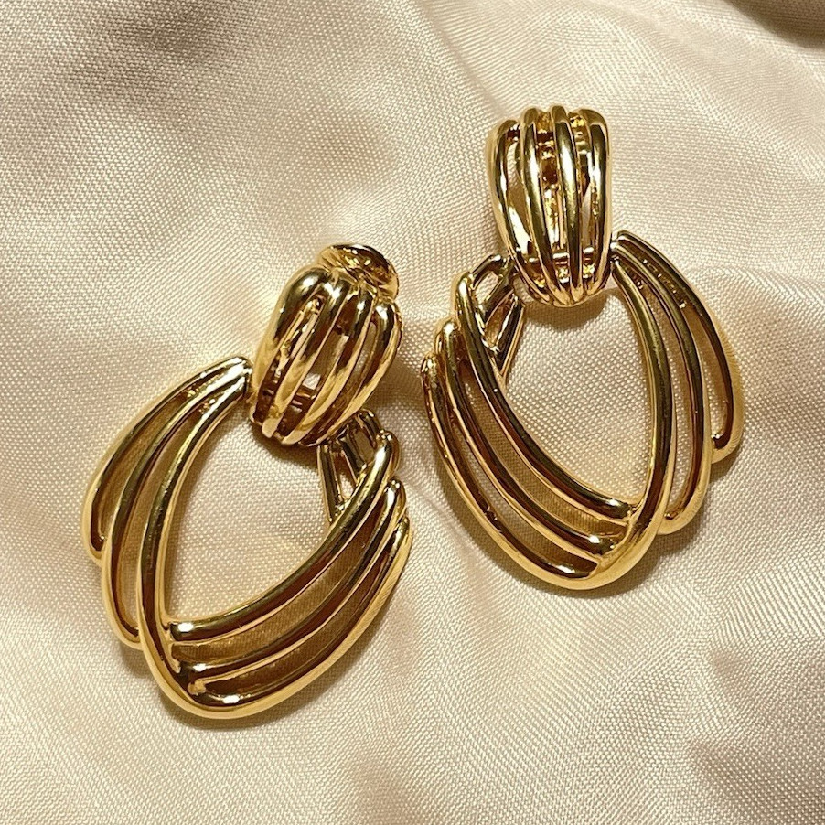 Vintage Signed Monet Gold Tone Geometric Teardrop Dangle Drop Clip-On Earrings