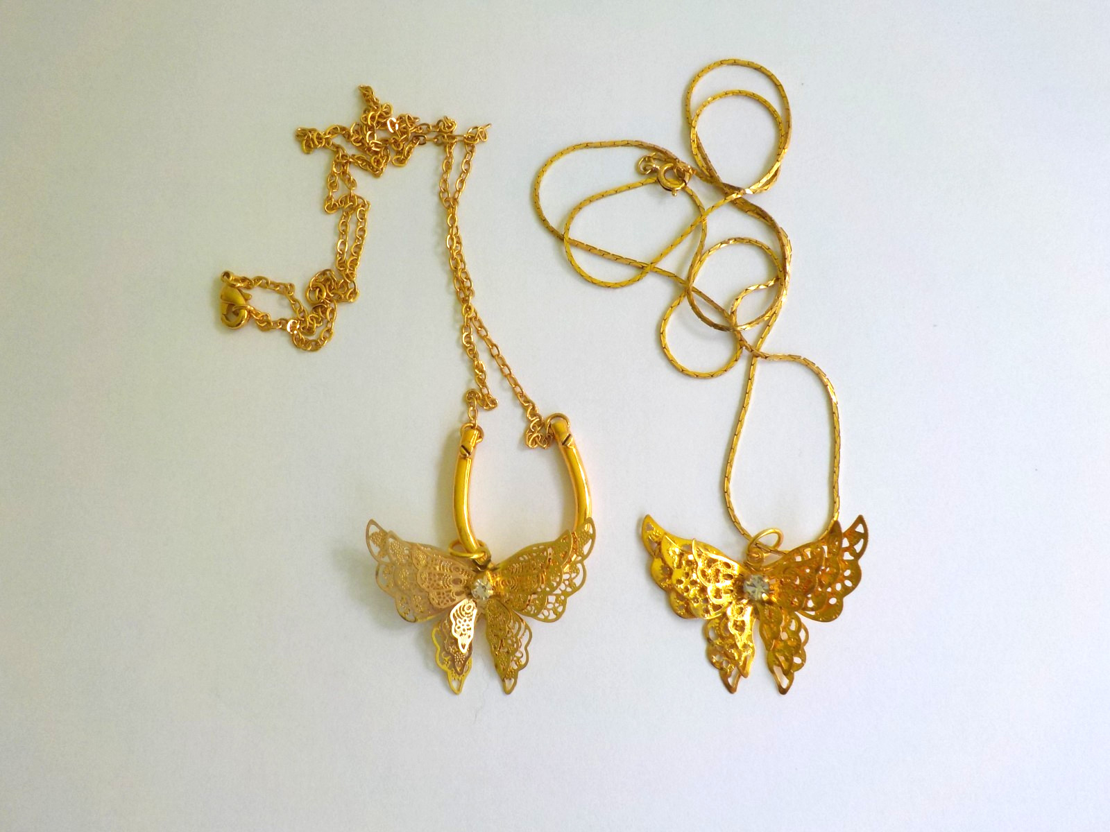 Dimensional Butterfly Necklace Rhinestone Gold Tone Metal Pendant Chain Total 2