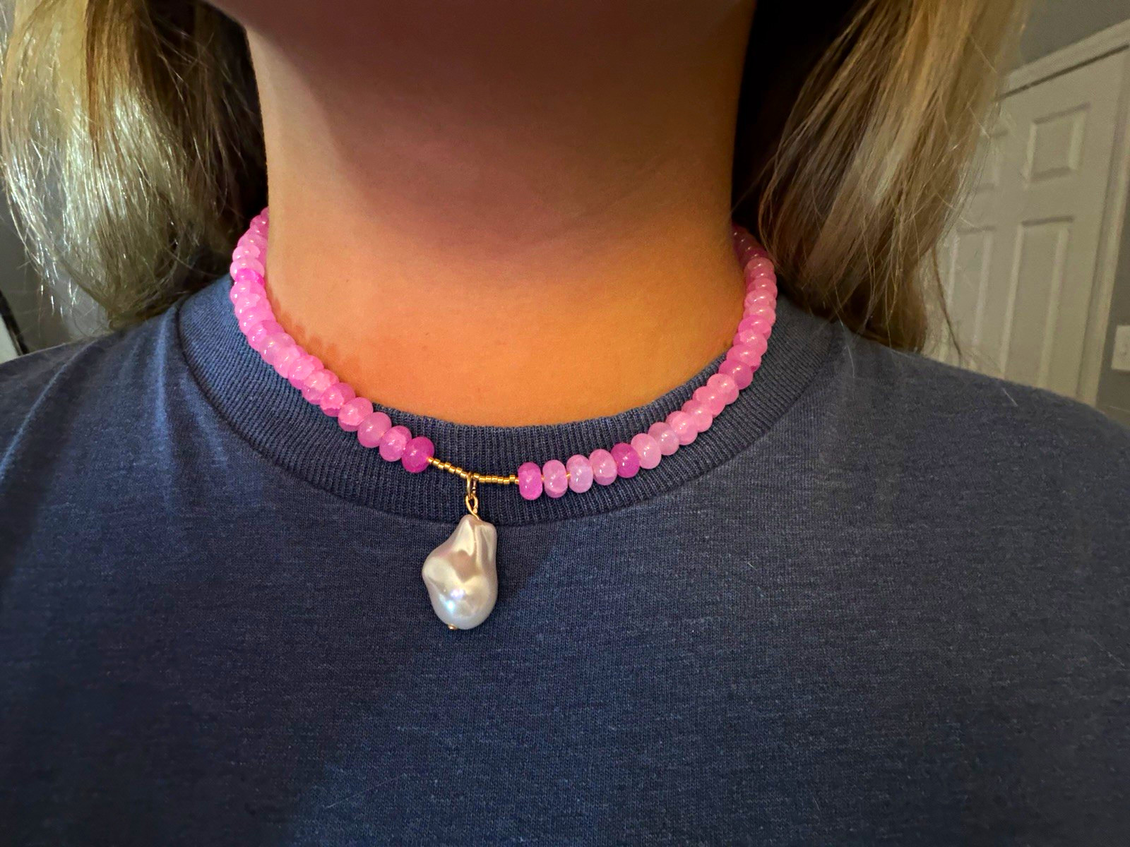 Handmade pink chunky beaded necklace with pearl charm ￼