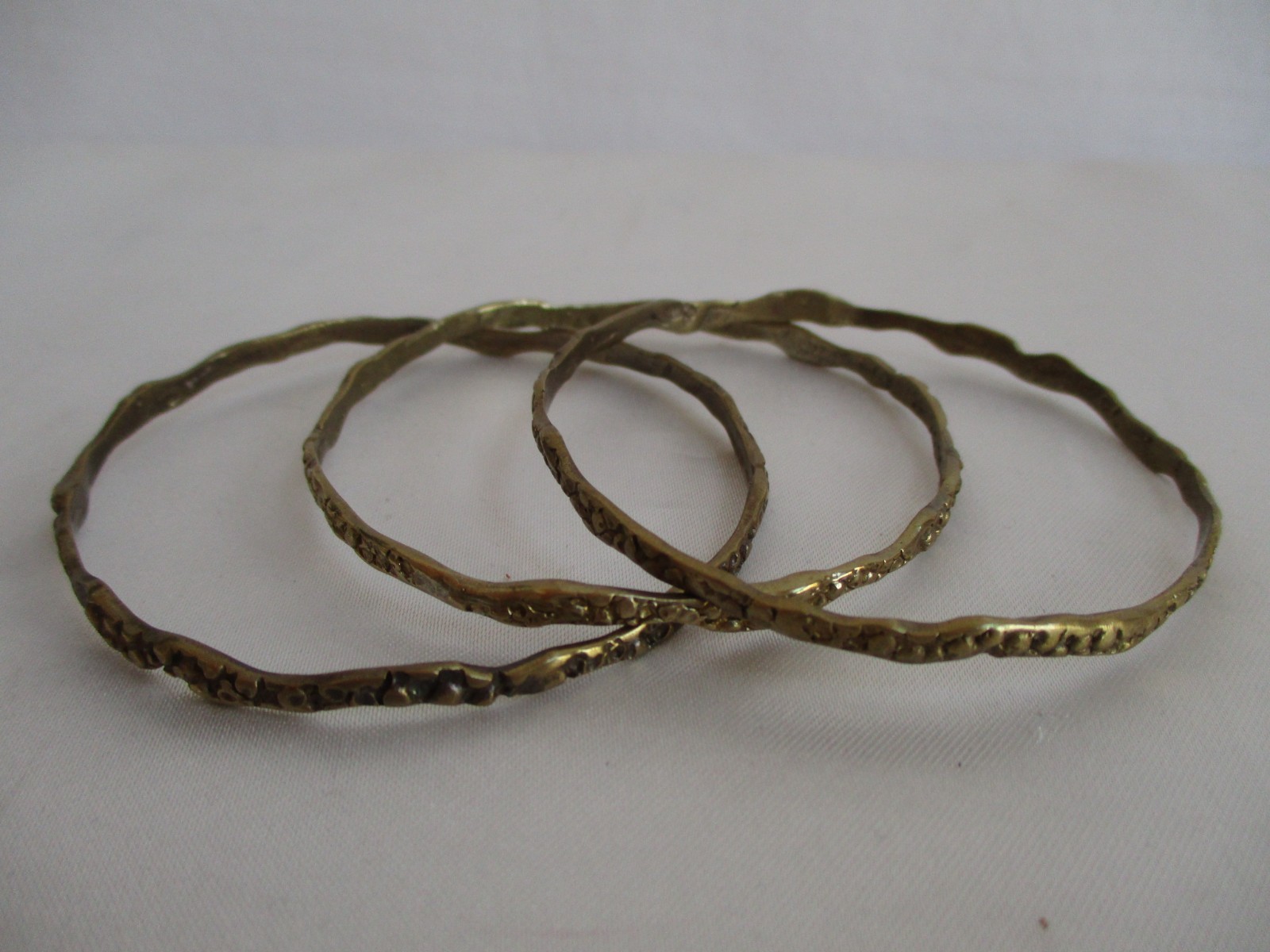Textured Set of (3) Brass Gold Tone Bangles Bracelet 2 mm Wide Approx 2.5″