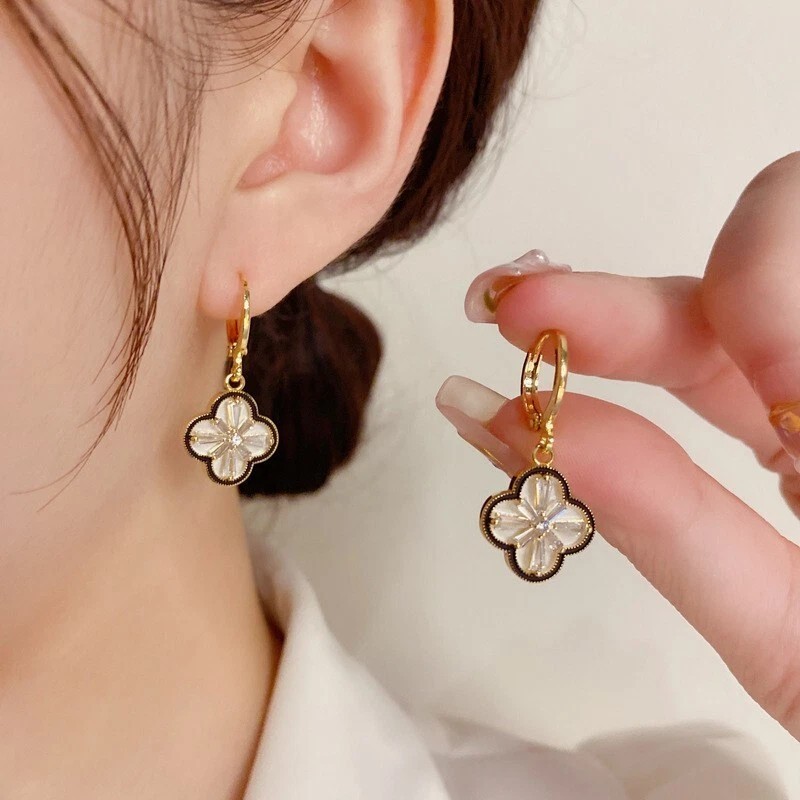 14k Gold Four Leaf Clover Flower Drop Dangle Earrings