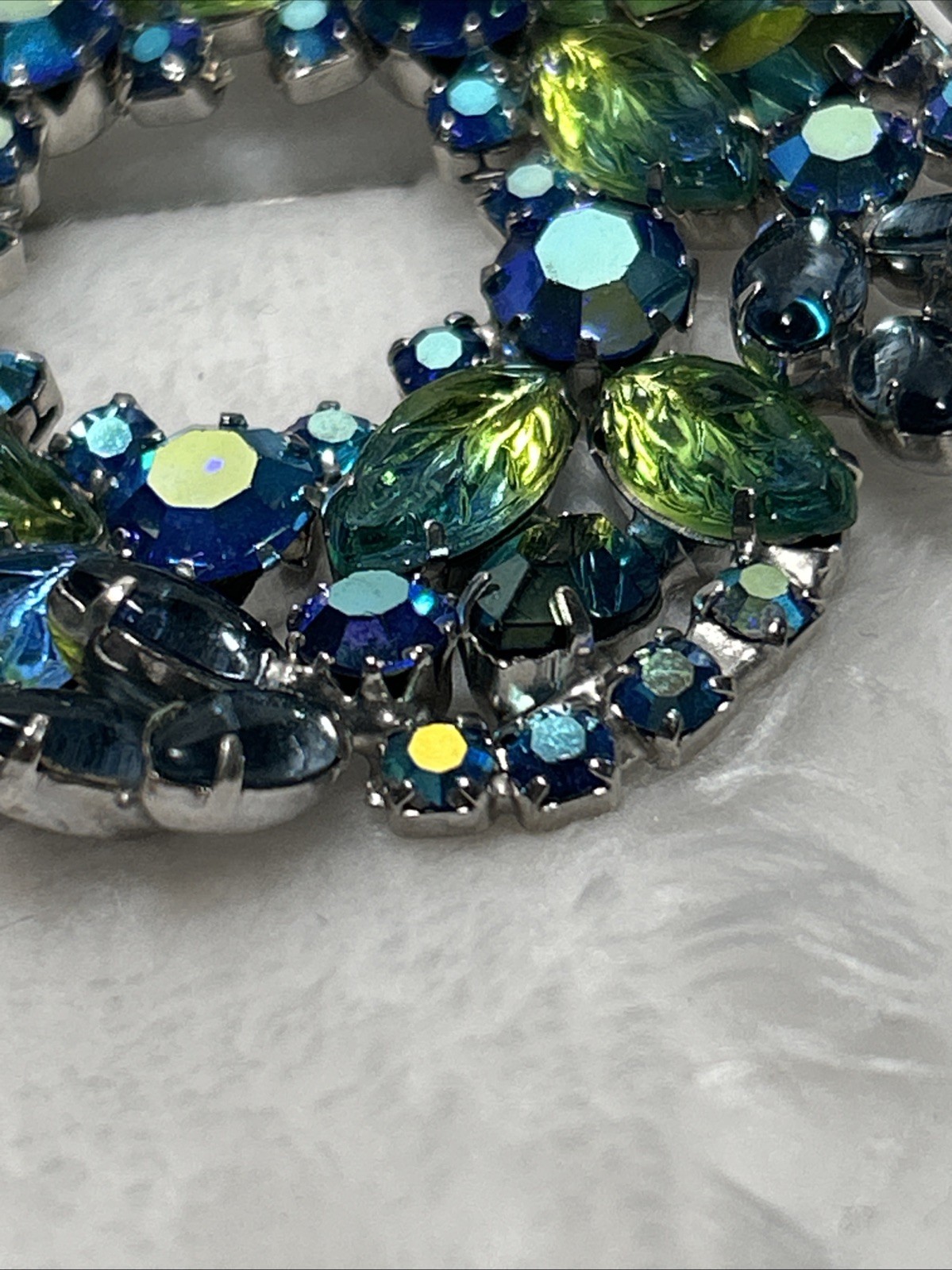 Vintage Blue Green Aurora Borealis AB Rhinestone Wreath Brooch Earrings Set