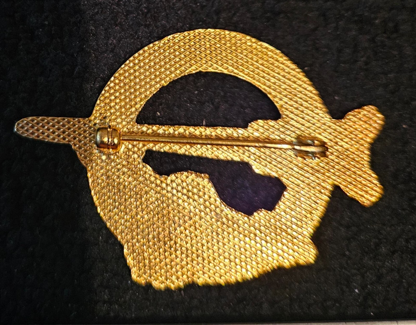 Solvar Ladies Irish Gold Plated Black Tara Brooch Enamel 36mm x 51mm