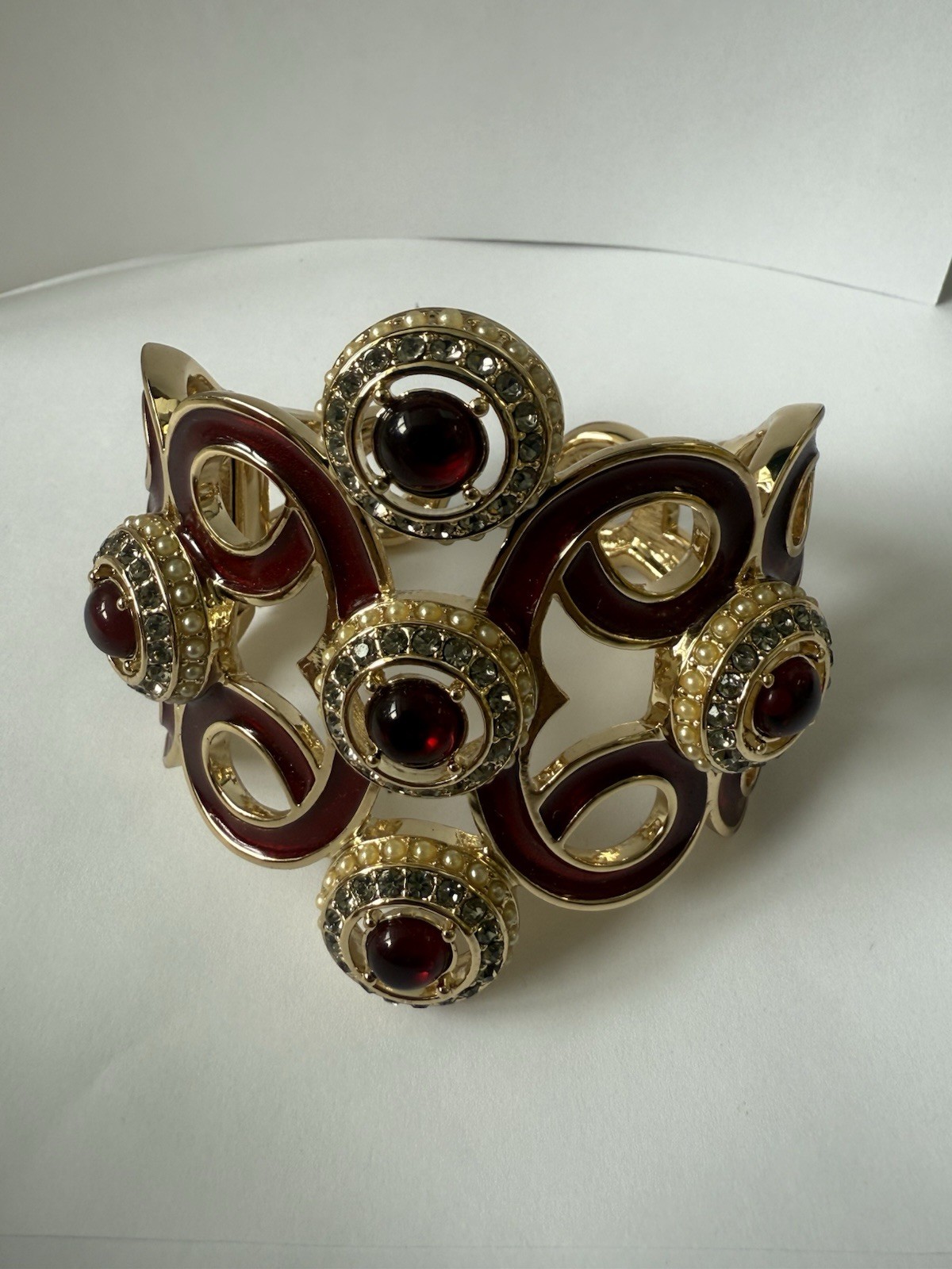 Beautiful Brass Red Pattern With Rhinestones Ruby Cabs With Bracelet