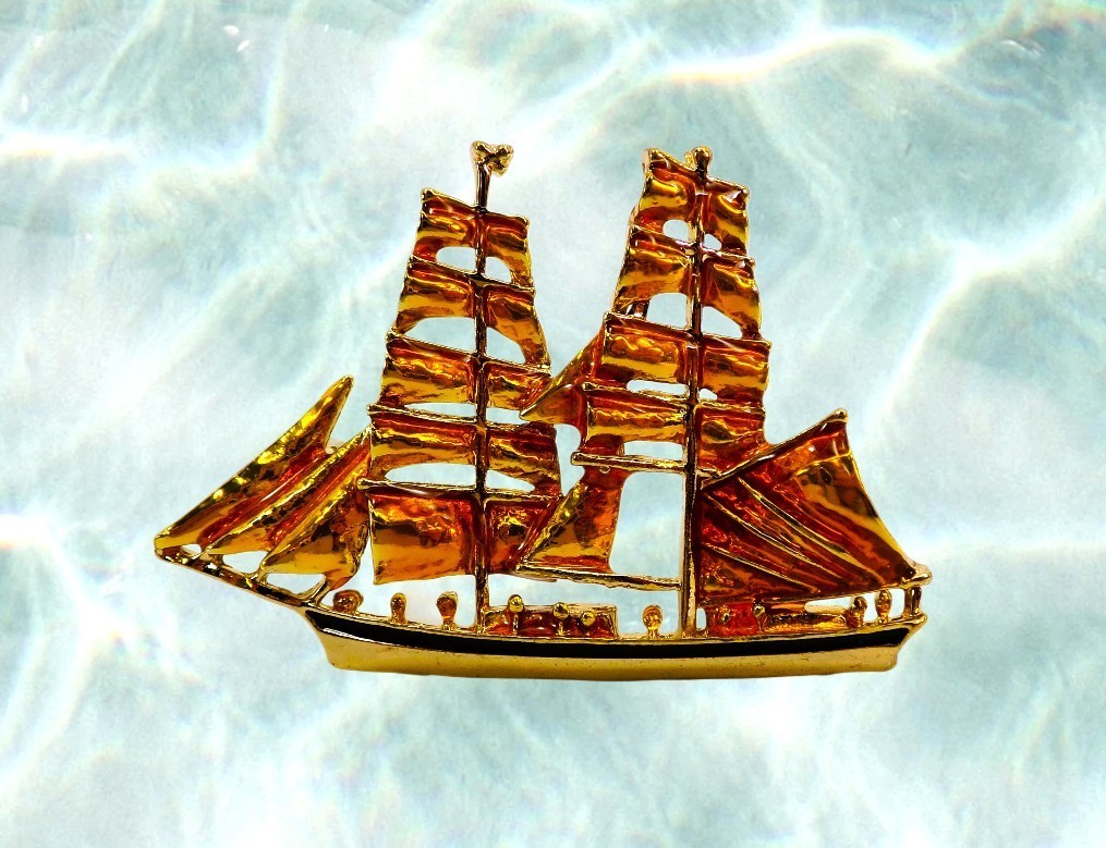 Gold color ship sail boat pin brooch with a shiny finish 2.10″ x 1.5″ New