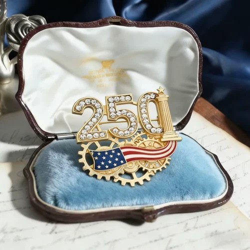 Gold Tone USA Independence Day American Flag Brooch Pin Rhinestone Enamel Gift