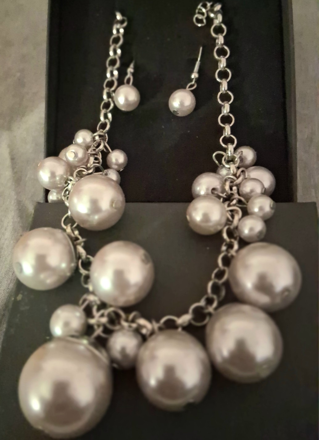 Silver Tone Cable Chain Necklace Faux Pearl Beaded Cluster Dangle Lobster Clasp
