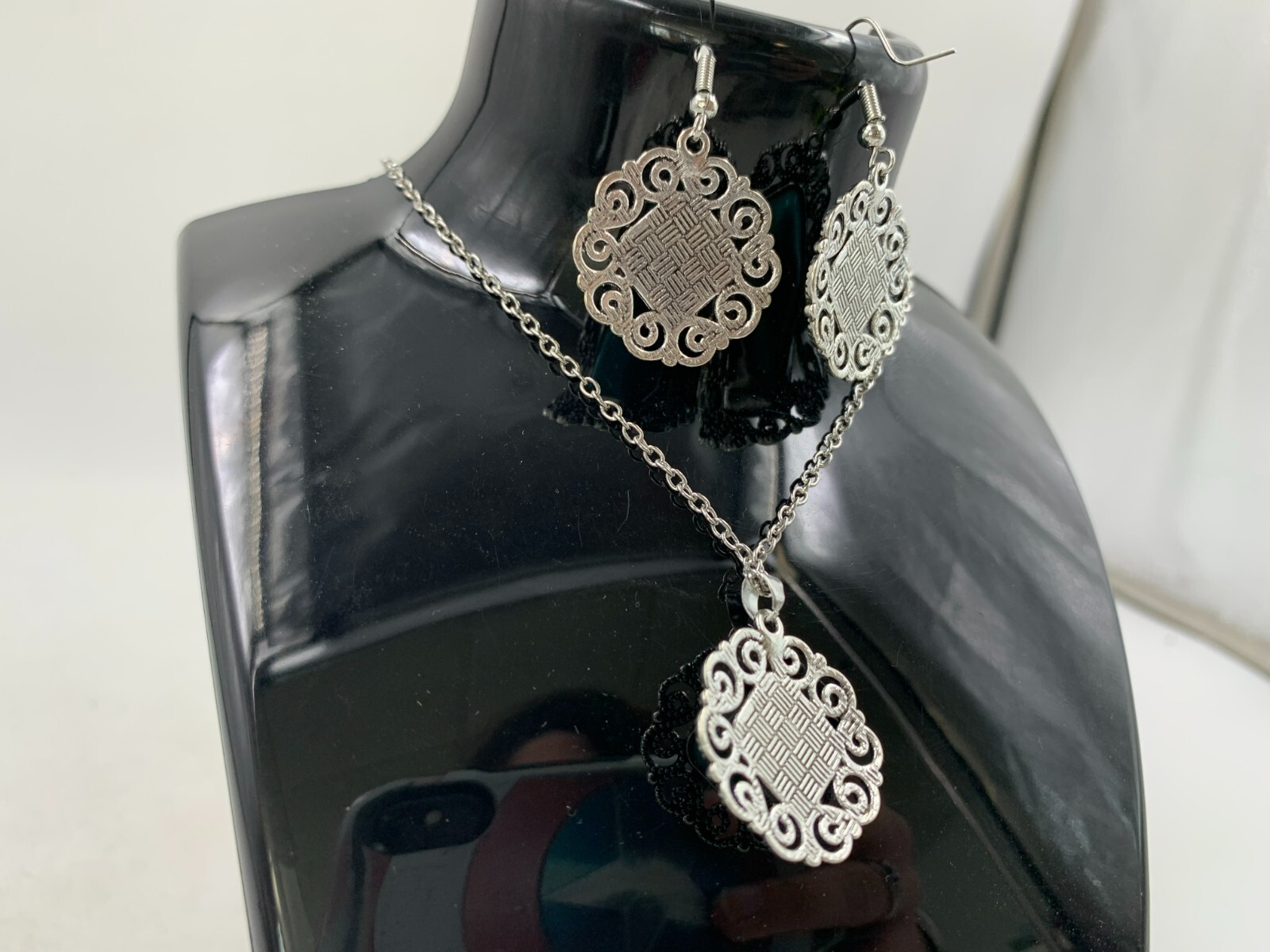 Metal & Blue Stone 9in Necklace & Earrings Set DD01B10088