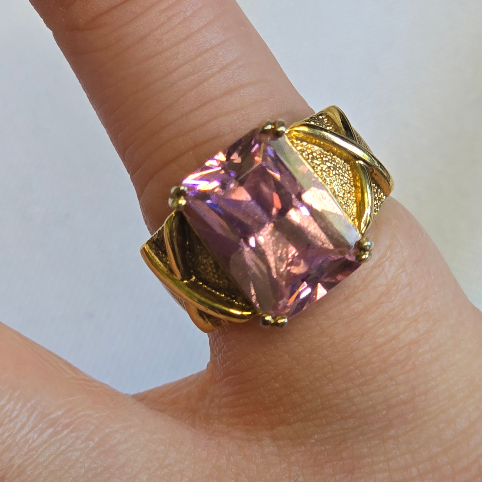 Sterling Silver Ring 9.8g Fine Jewelry Size 6.5 Band Pink Stone *READ*
