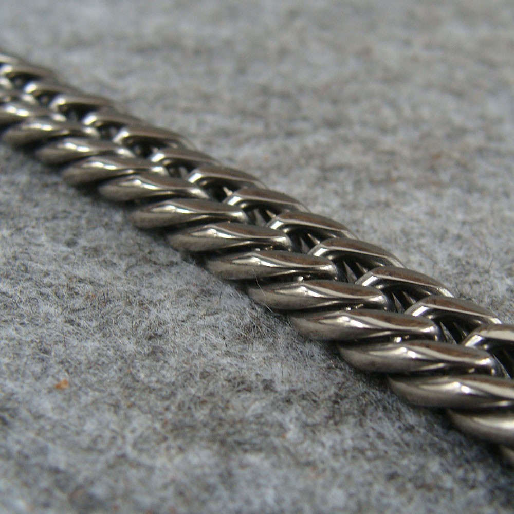 Pure Titanium 9.5mm Wide Curb Chain Anti-allergy Necklace, Length 25.59″ Ti192
