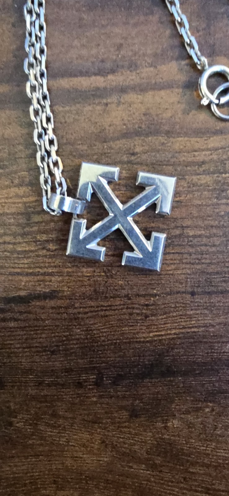 Off-white Enamel Arrow necklace yellow