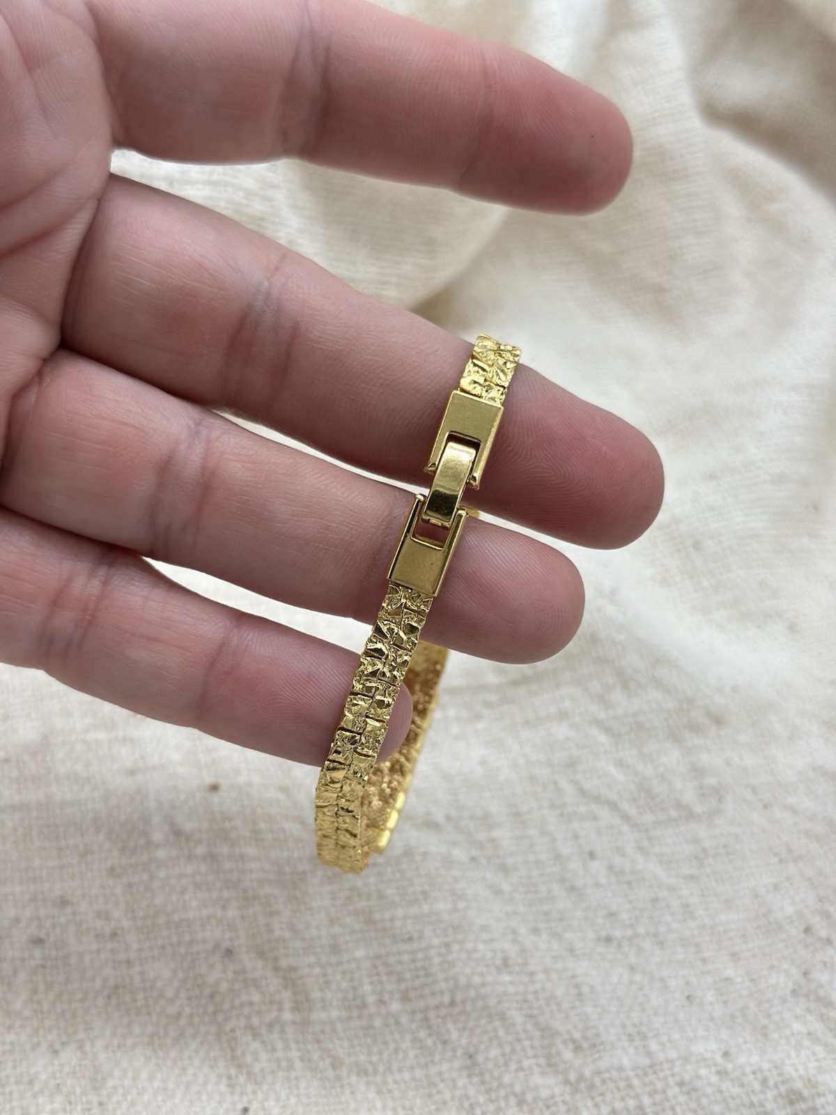 Sparkling Shiny Linked Rhinestone Bracelet Gold Tone Nugget Style Chain 7″