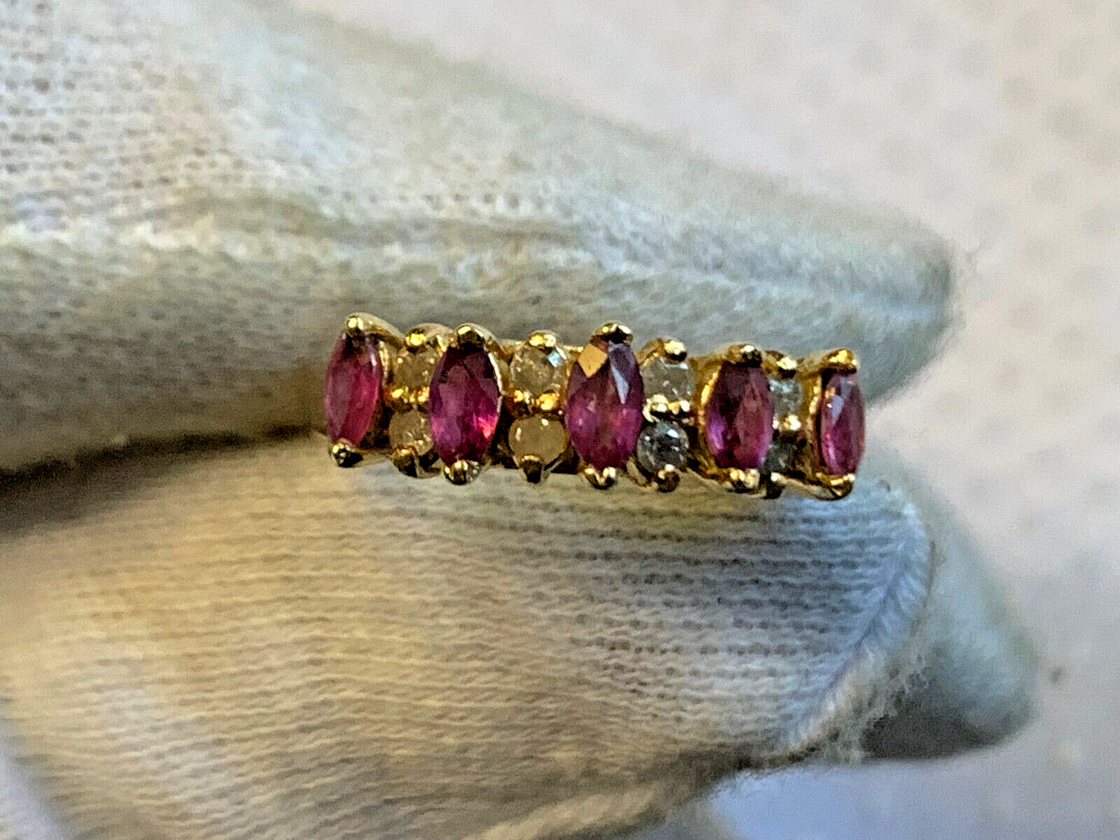 14K Yellow Gold Ring 2.5g Fine Jewelry Size 5.25 Band Ruby & Clear Color Stones
