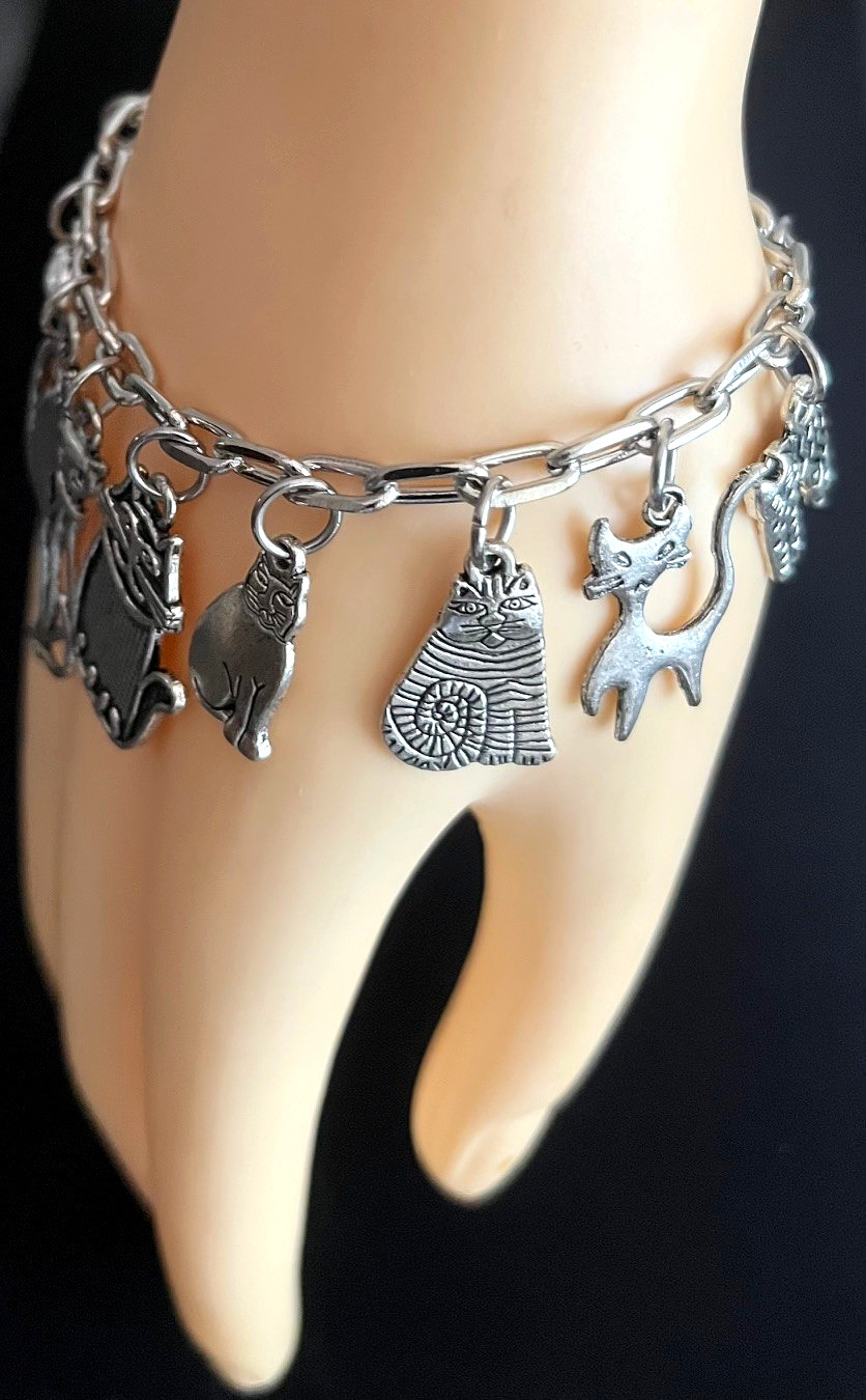 Kitty Cat Lovers 12 Different Charm Bracelet Paper Clip Link Silver Tone 8 1/4″