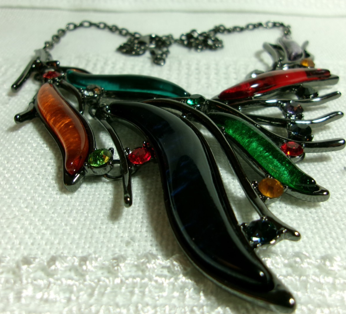 STATEMENT NECKLACE W/ RESIN BRANCHES & COLORED RHINESTONES GUN METAL BLACK CHAIN