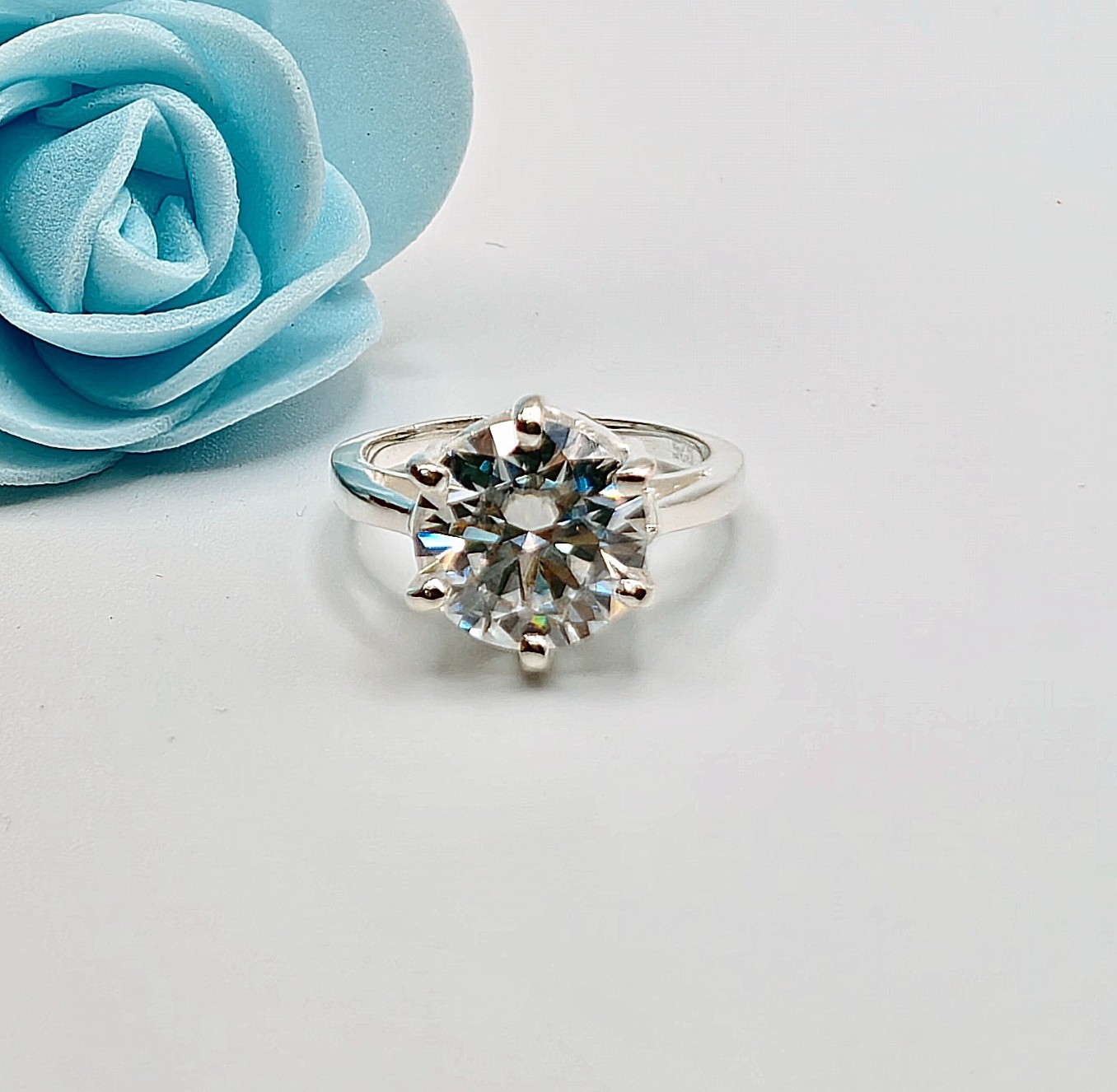 certified 4.10 ct round cut treated white diamond rings in 925 silver