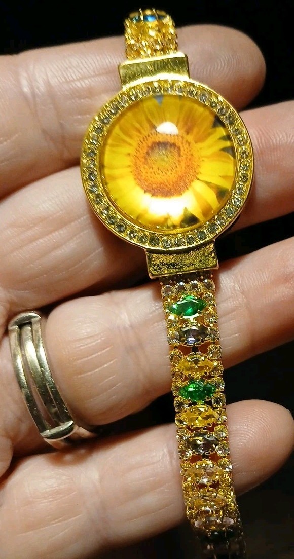 Elegant Round Glass Sunflower Bracelet Synthetic Zirconia, Gemstones, Goldtone