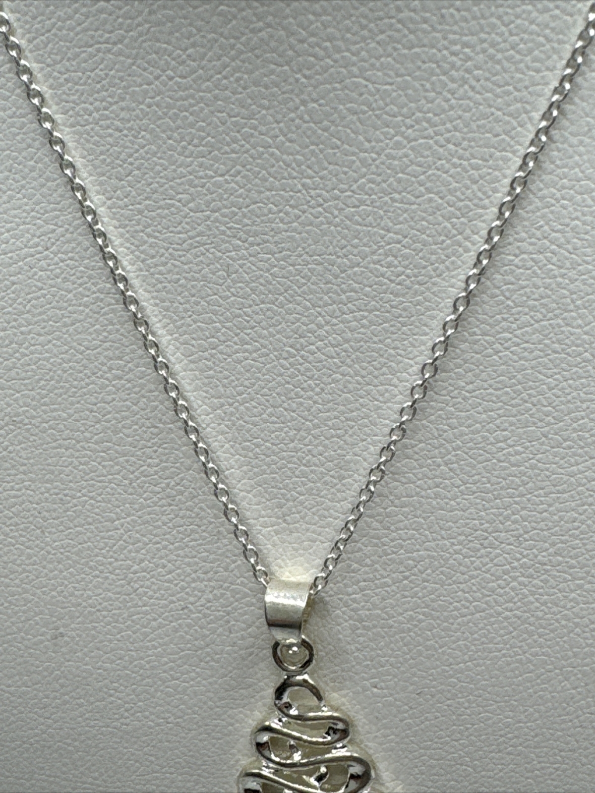 925 Sterling Silver Christmas Tree Pendant Necklace 18 In 2.53g AT624-77