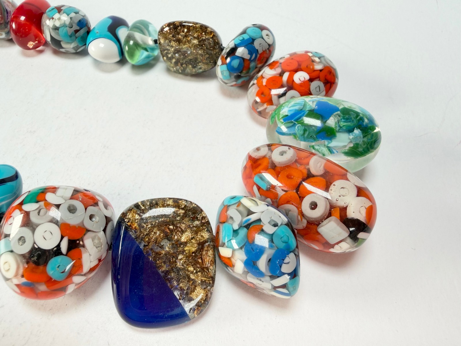 Sobral – Multi-Colour “Pebbles” Studio Creation Resin Necklace ( 000000 )