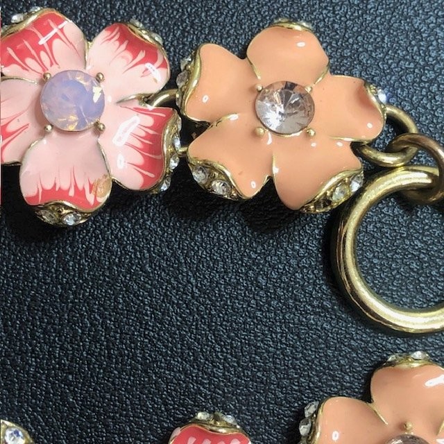 B1562 Bill Blass Enamel Flower Toggle Bracelet Pink Peach Crystal Gold Tone 7.5″