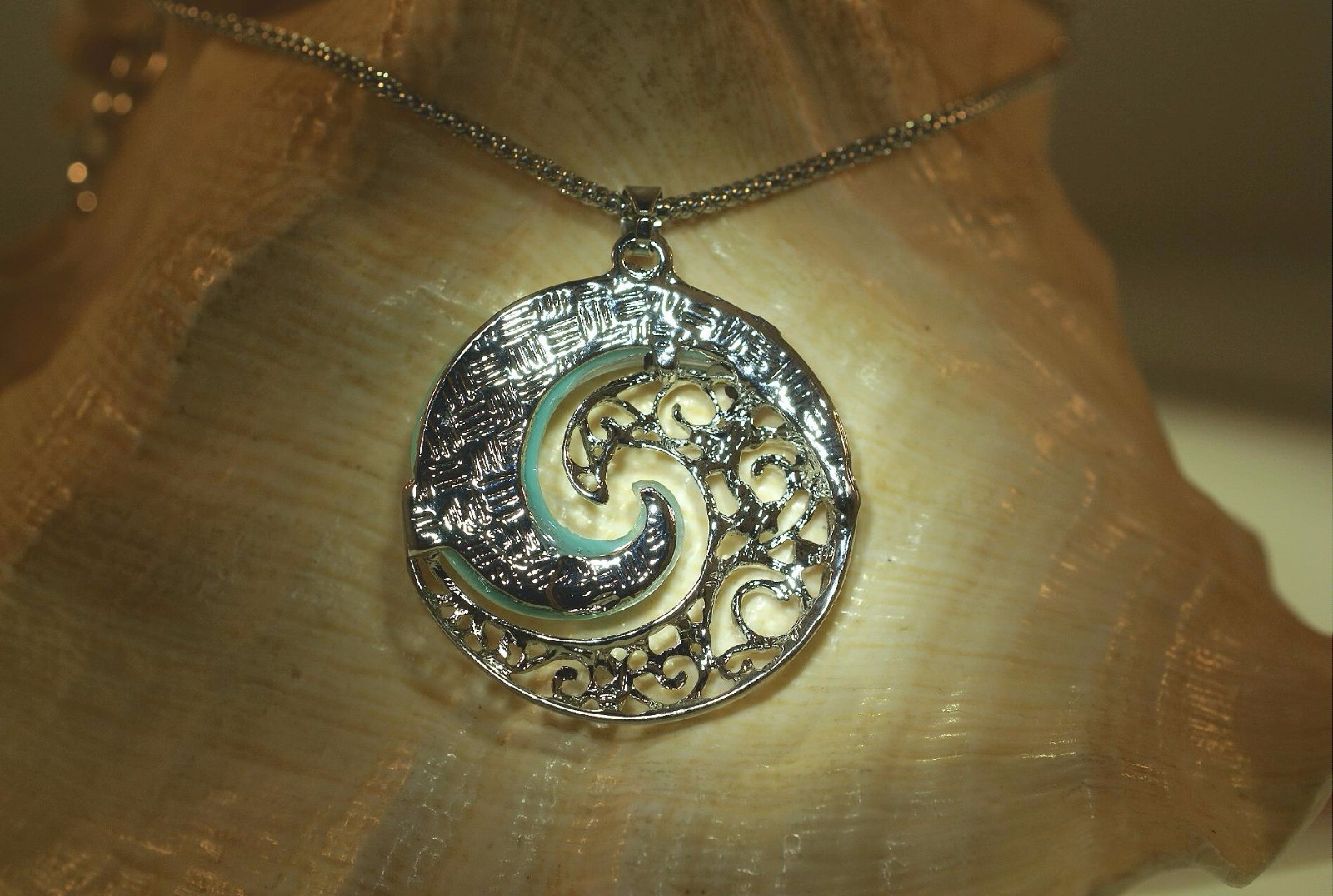 36mm Hawaiian Rhodium Brass Sparkly Blue-Pink Resin Ocean Wave Pendant Chain Adj