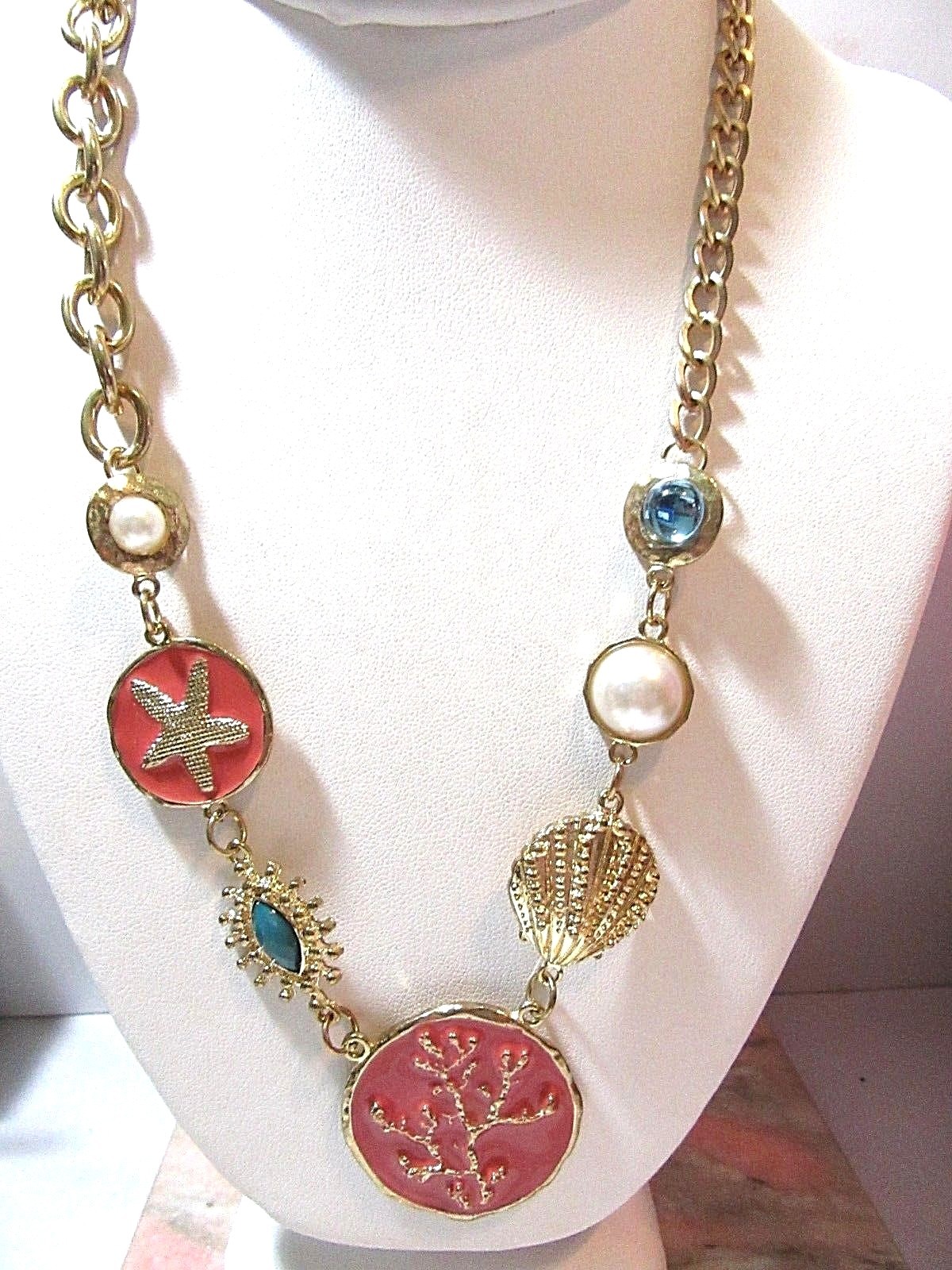 UNDER THE OCEAN FASHION NECKLACE CHUNKY FAUX CORAL ENAMEL STARFISH CLAMSHELL