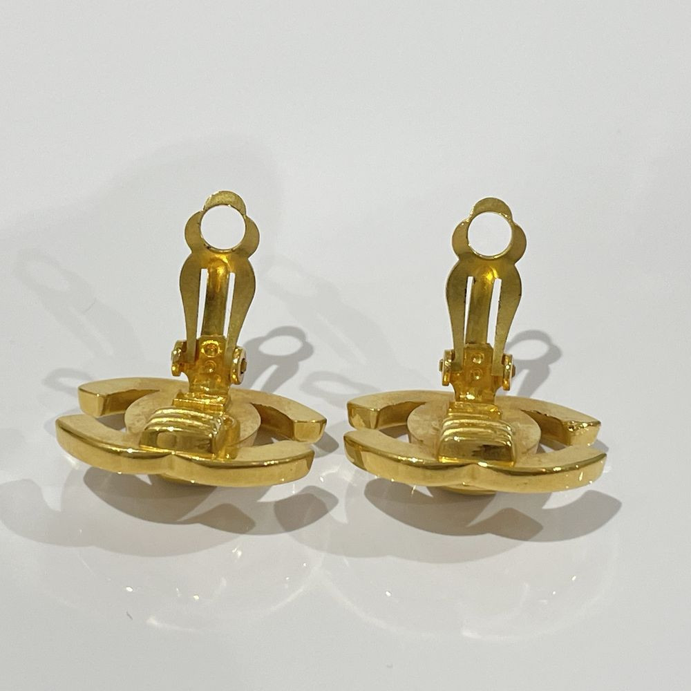 CHANEL 96P Coco Mark Round Shape Earrings