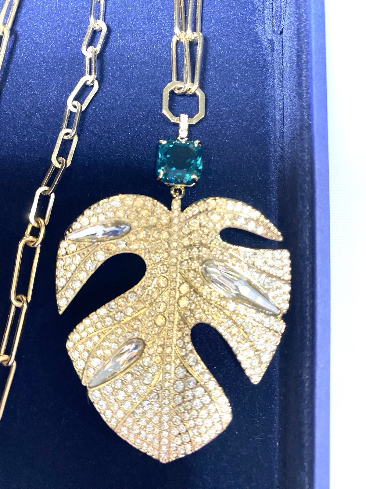 Gorgeous Swarovski necklace! Brand New!