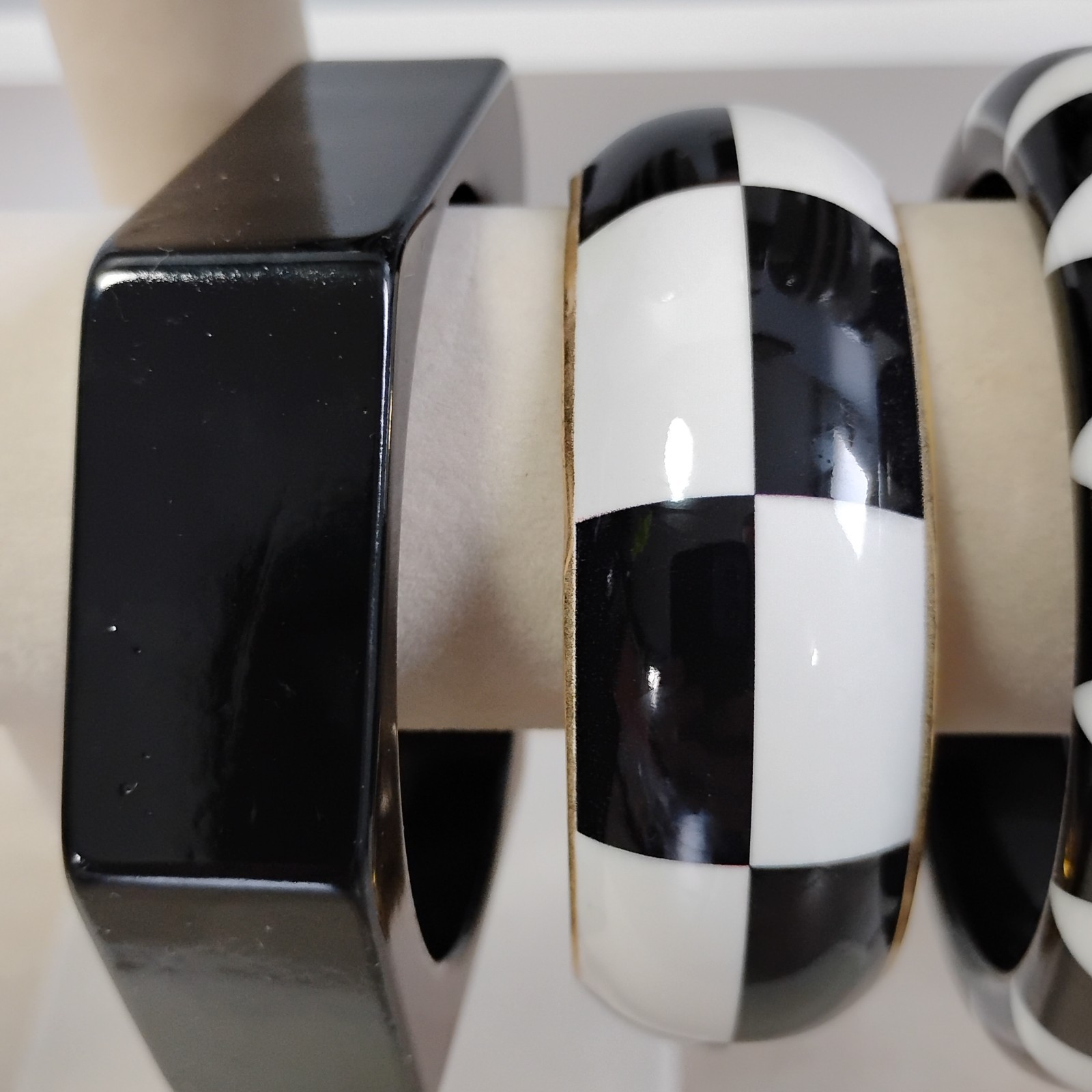 NEW Lot Of 8 Chunky Black White Bangle Bracelets Metal Wood Plastic Sz 8
