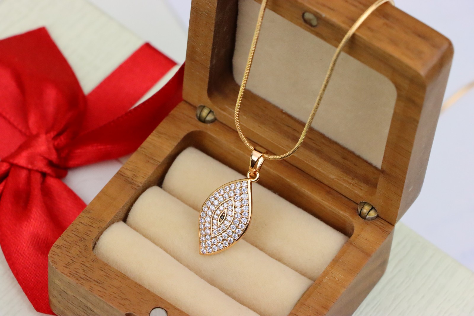 with White and Black Crystal Detail, XPPT1254 Rose Gold Eye Leaf Pendant