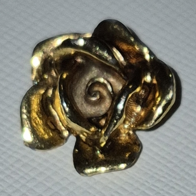 Gold Tone Metal Rose Flower Brooch Pin – No Stones, Floral Theme